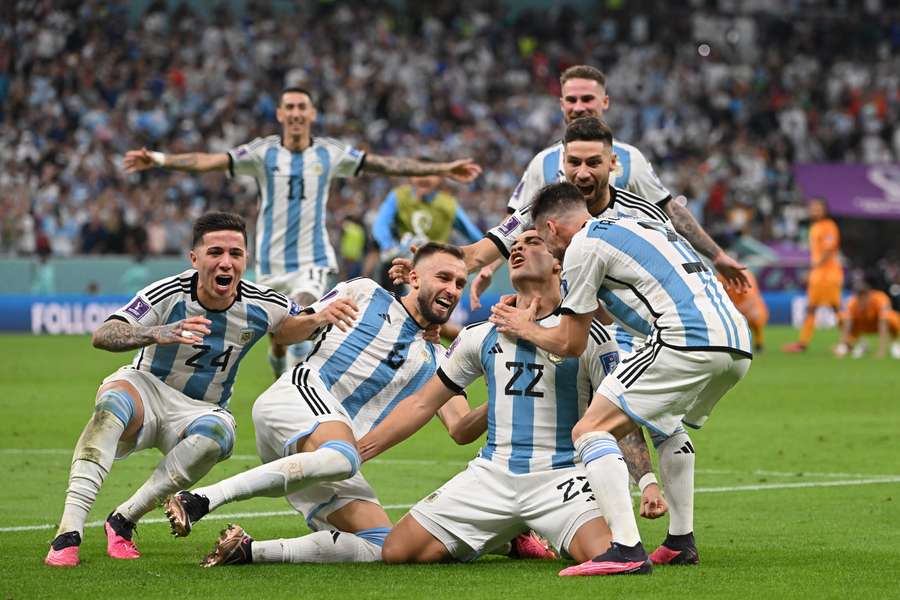 ANALÝZA: Argentinci vládli v obou vápnech a po zásluze si zahrají o finále