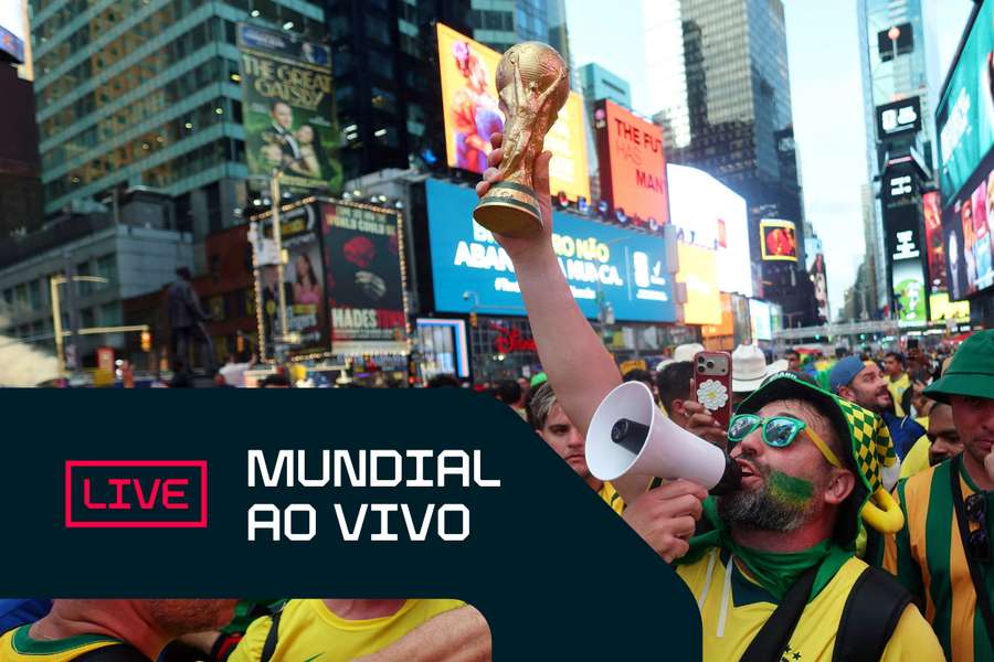Torcida do Brasil fez aquele esquenta nas ruas de Noa York Torcida do Brasil fez aquele esquenta nas ruas de Noa York