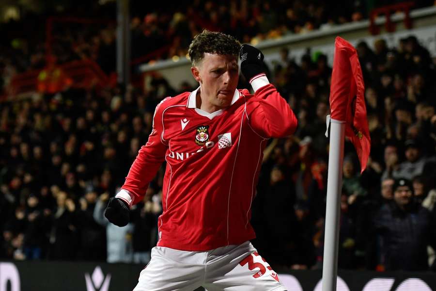 Wrexham maintain Premier League dream with win over Swansea