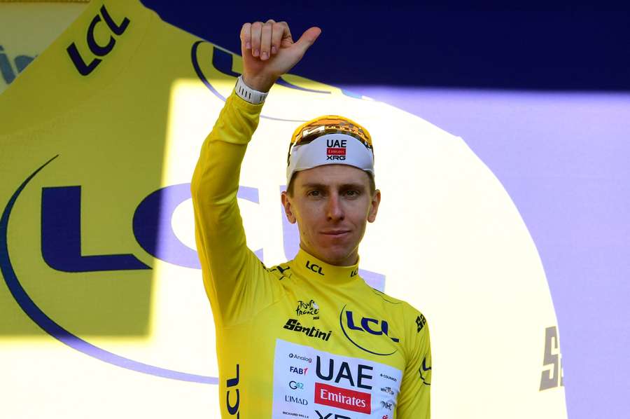 Pogacar et son maillot jaune en 2026.