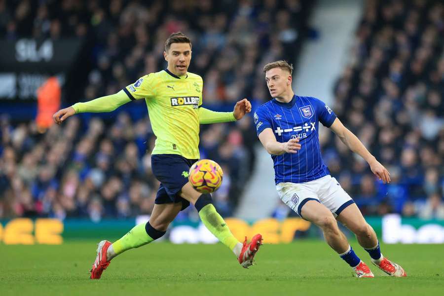 Drużyna Bednarka z rzadkim zwycięstwem. Newcastle zaskoczone przez Fulham