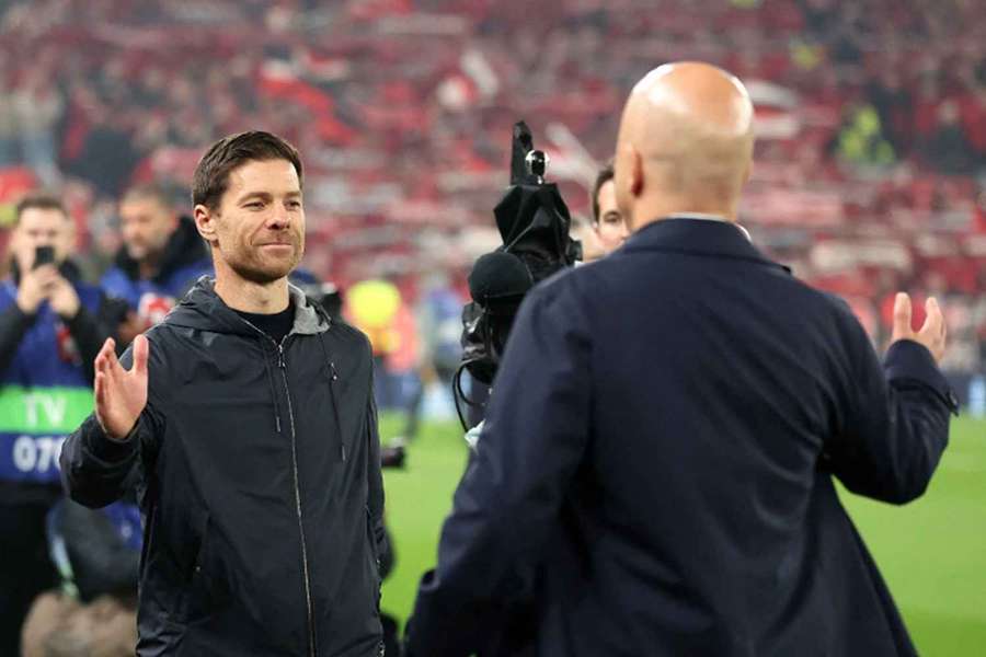 Xabi Alonso s Arnem Slotem