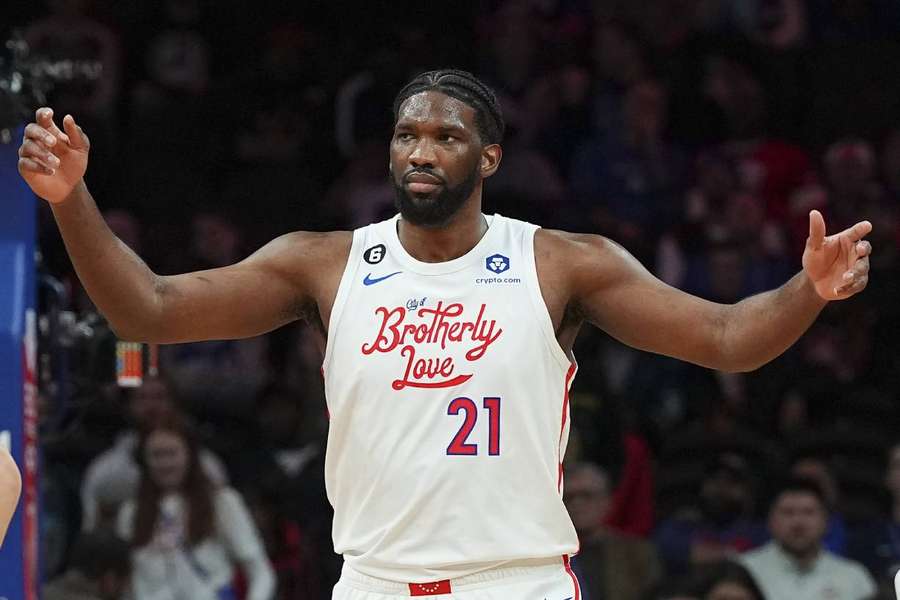 Joel Embiid terminou partida contra os Jazz com 30 pontos 