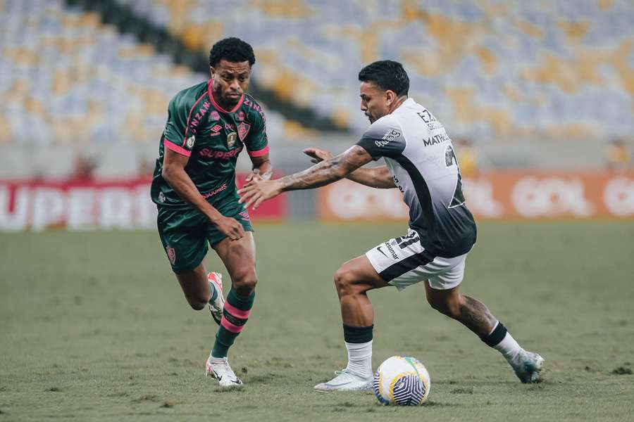 Keno deu mais volume ofensivo ao Fluminense no segundo tempo