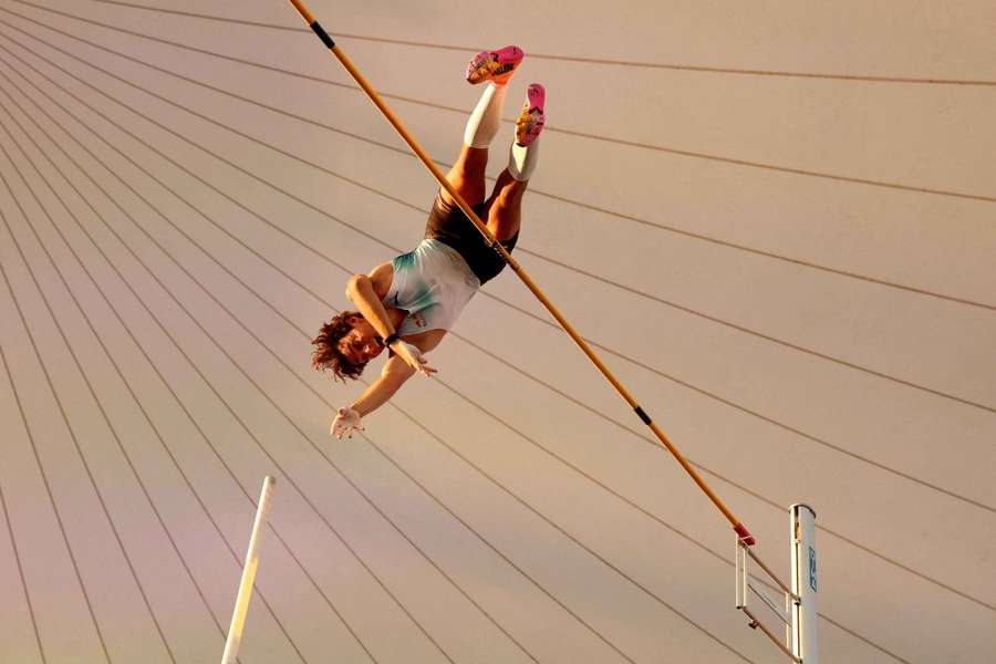 Duplantis vyhrál výkonem 621 cm soutěž tyčkařů v Lausanne. Duplantis vyhrál výkonem 621 cm soutěž tyčkařů v Lausanne.