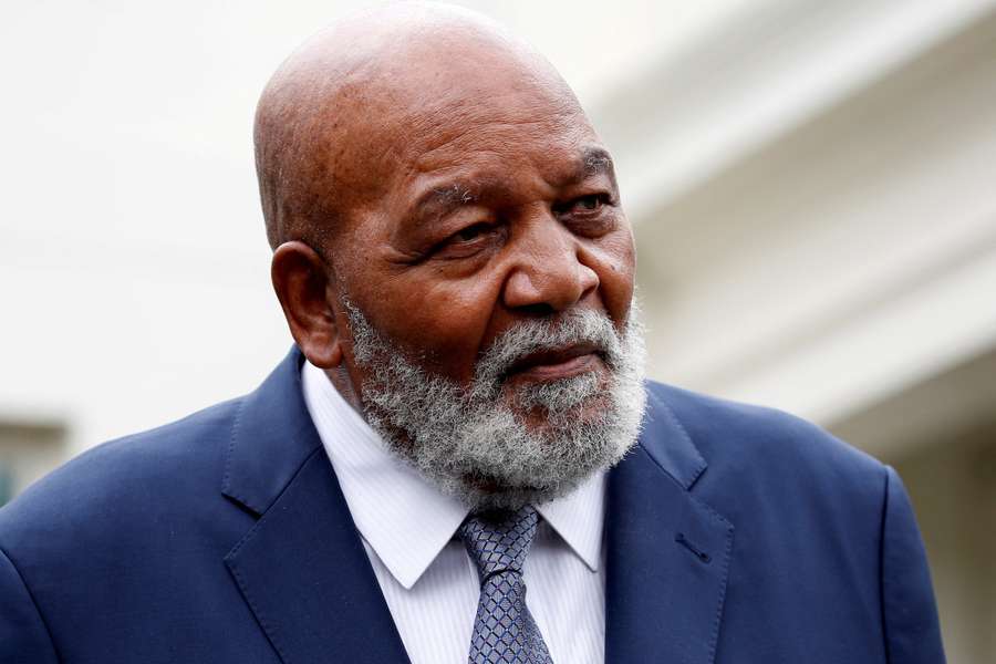 Jim Brown jogou na NFL e foi uma famosa estrela de cinema