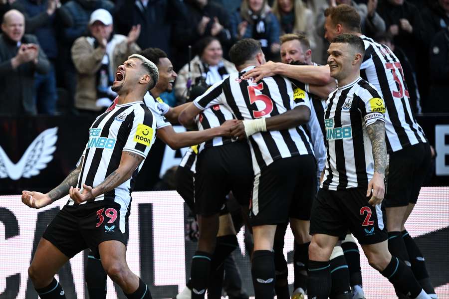 La gioia del Newcastle dopo il primo gol