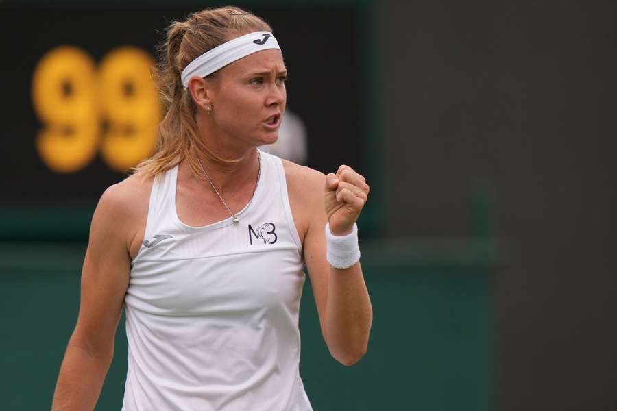 Marii Bouzkovou ve Wimbledonu čeká čtvrtfinále deblu.