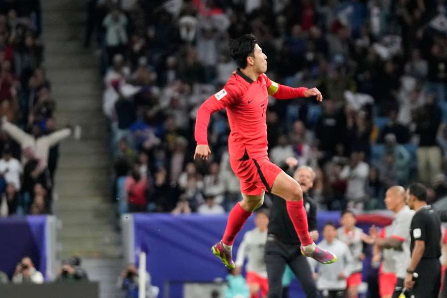 Son Heung-min scoort de winnende voor Zuid-Korea