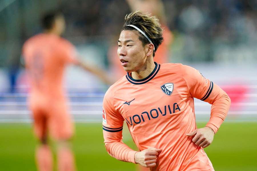 Takuma Asano rozhodl o výhře Bochumi dvěma góly.