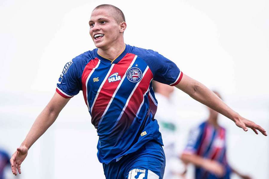 Dell fez dois golos na vitória do Bahia sobre o Coritiba