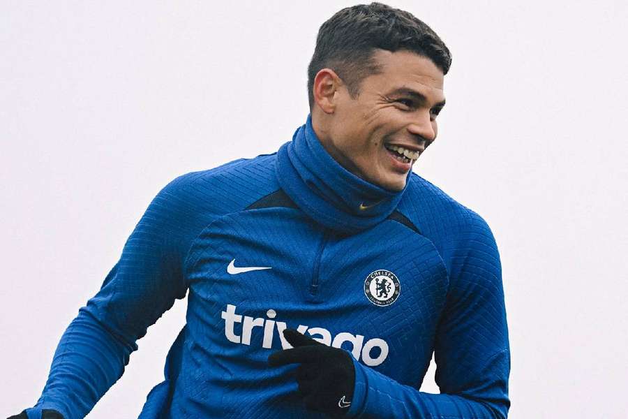 Brasileiro Thiago Silva comanda zaga dos Blues nesta sexta-feira (3), pela Premier League