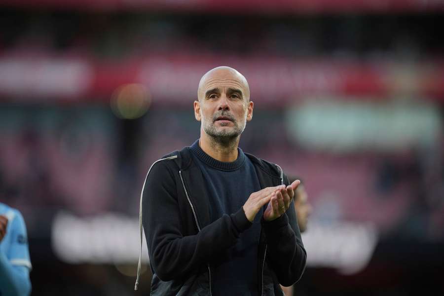 Pep Guardiola jogou na "retranca" contra o Arsenal