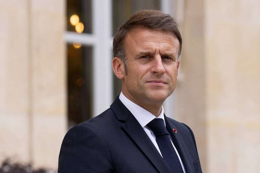 Emmanuel Macron vai tomar banho no Sena