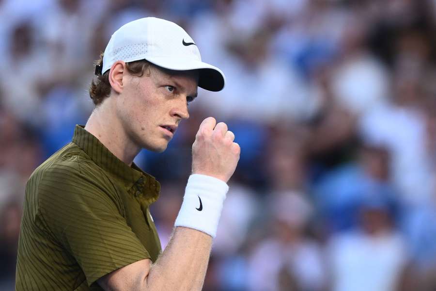 Broniący tytułu Sinner w ćwierćfinale Australian Open. Włoch czeka na swojego rywala Broniący tytułu Sinner w ćwierćfinale Australian Open. Włoch czeka na swojego rywala