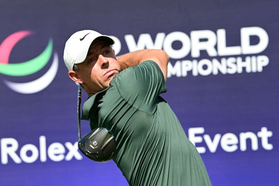 Rory McIlroy opened with a six-under par 66 in the first round of the DP World Tour Championship