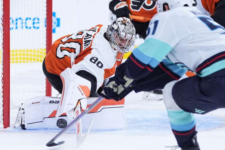 Daniel Vladař neodvrátil prohru Philadelphie na ledě Seattlu.