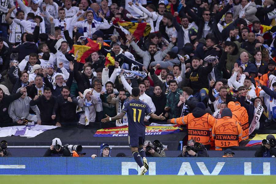 Rodrygo celebra su gol ante el City en el Etihad