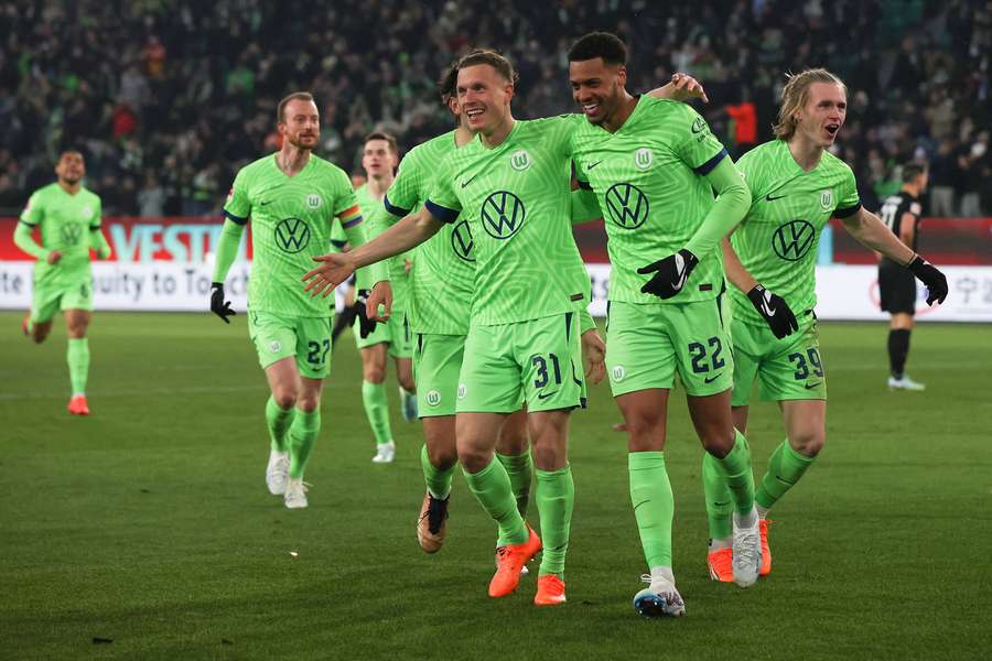 VIDEO! Spectacol în Bundesliga. Wolfsburg face scorul etapei în derby-ul cu Freiburg
