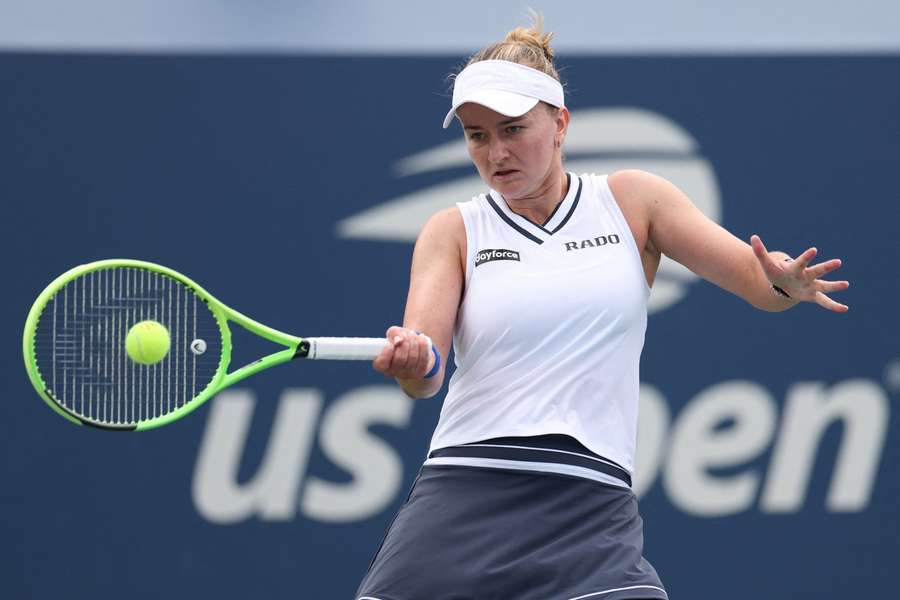 Barbora Krejčíková odvrátila mečboly a přežila bitvu.