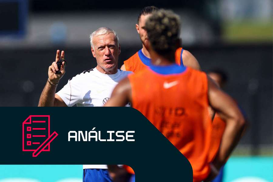 Didier Deschamps com Adrien Rabiot e Désiré Doué