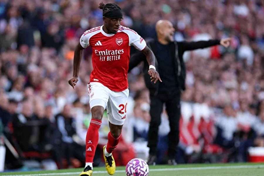 Arsenal přišel o dalšího hráče, zranění vykázala letní posila Noni Madueke