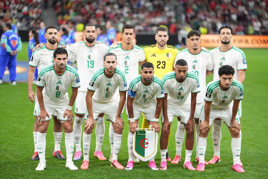 Piłkarze Algierii przed meczem 1/16 finału Mistrzostw Świata FIFA 2026 pomiędzy Szwajcarią i Algierią. Piłkarze Algierii przed meczem 1/16 finału Mistrzostw Świata FIFA 2026 pomiędzy Szwajcarią i Algierią.