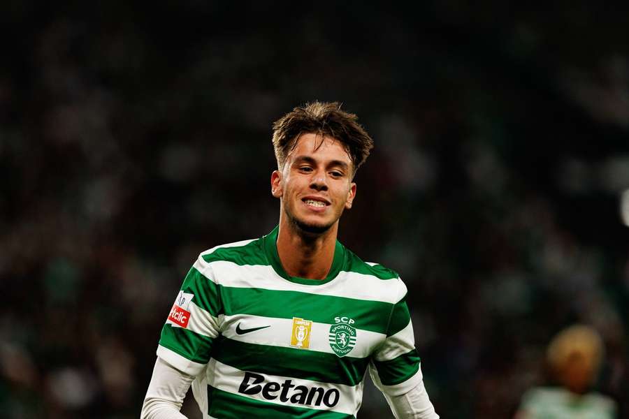 Vagiannidis, lateral-direito do Sporting