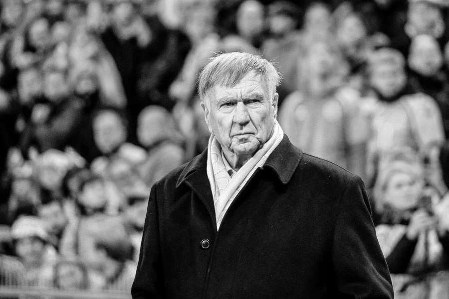 Sepp Piontek ist mit 85 Jahren von uns gegangen. Sepp Piontek ist mit 85 Jahren von uns gegangen.