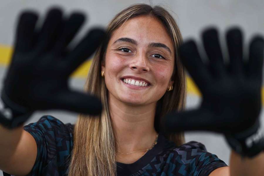 Carolina Alves é a nova guarda-redes do Sporting Carolina Alves é a nova guarda-redes do Sporting