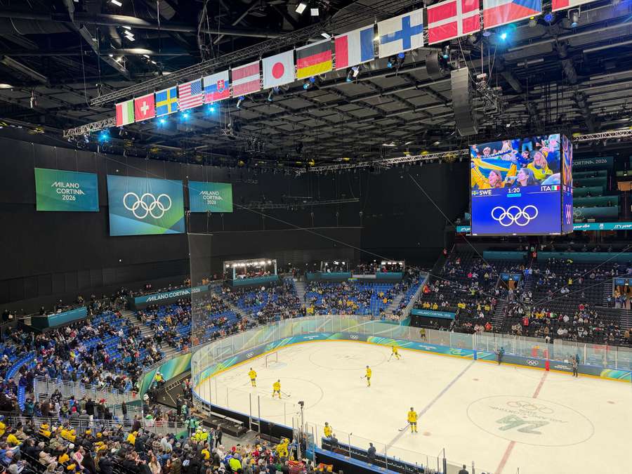 Zaplňující se Santa Giulia Arena. Zaplňující se Santa Giulia Arena.