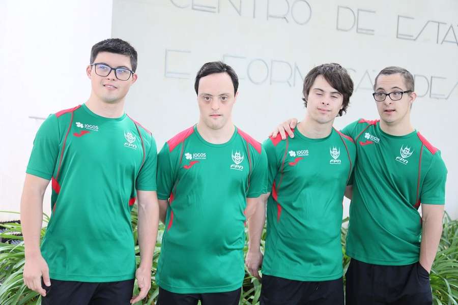Natação contribuiu com quatro medalhas de ouro