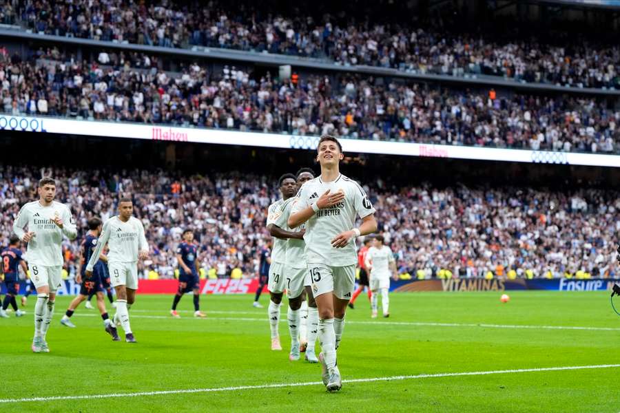Arda Guler and Real Madrid celebrate his goal