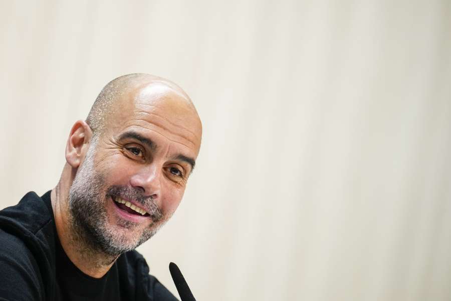 Guardiola tijdens een persconferentie op 8 mei