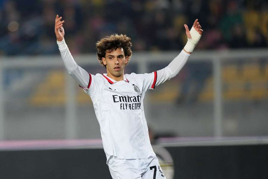 João Félix com vida difícil em Milão