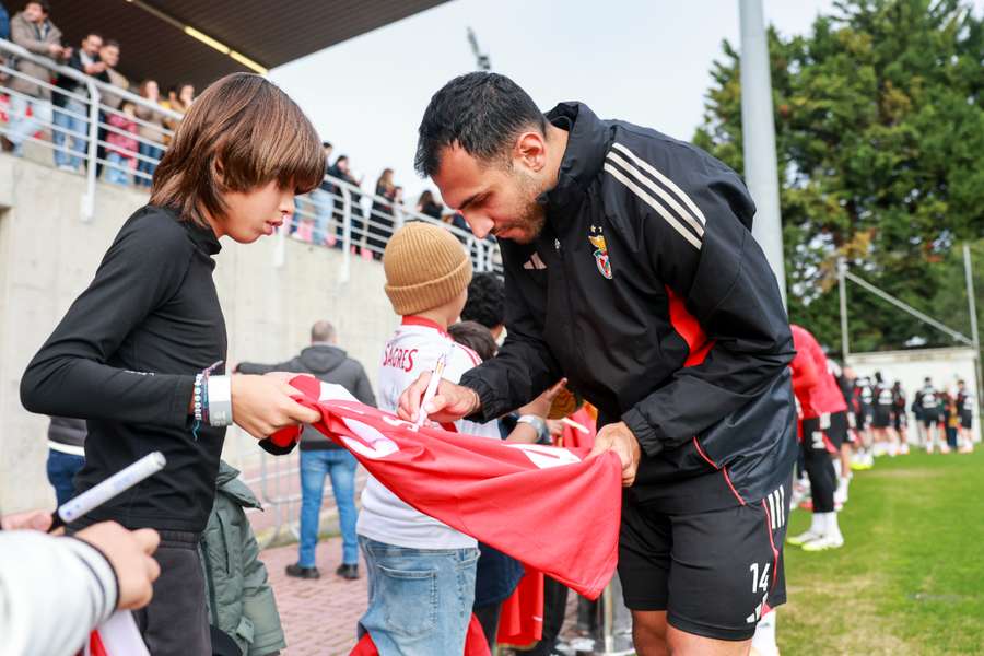 Pavlidis distribuiu autógrafos Pavlidis distribuiu autógrafos