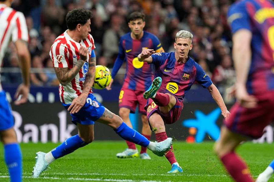 Dani Olmo, în timpul partidei Atletico Madrid - Barcelona Dani Olmo, în timpul partidei Atletico Madrid - Barcelona