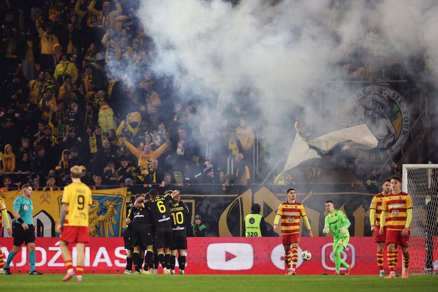 Ujęcie z meczu GKS Katowice - Jagiellonia Białystok Ujęcie z meczu GKS Katowice - Jagiellonia Białystok