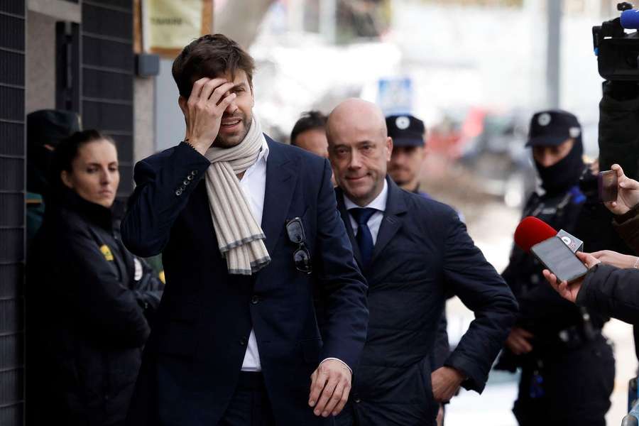 Piqué prestou declarações em tribunal e se emocionou durante justificativa