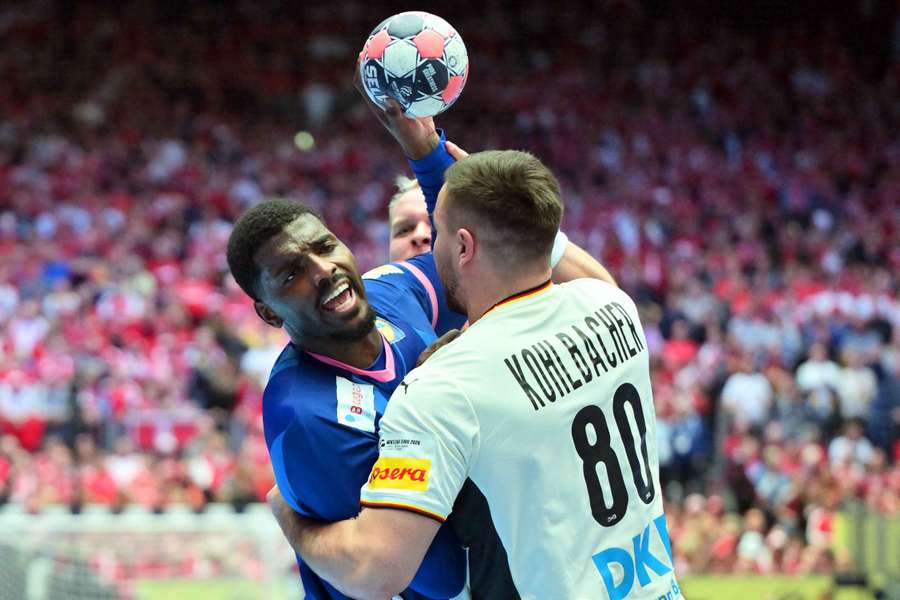 Dika Mem et les Bleus s'arrêtent là.