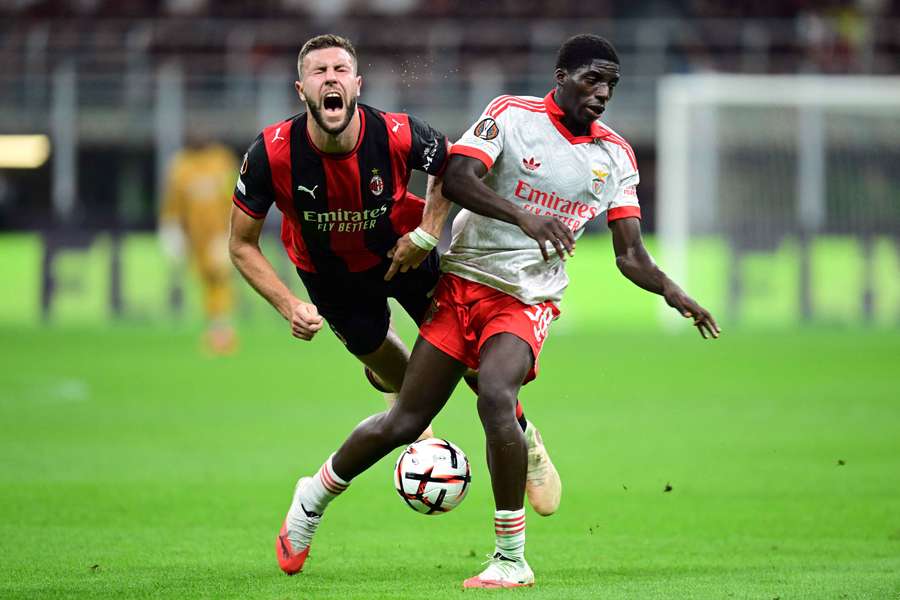 Banjaqui em ação diante do AC Milan Banjaqui em ação diante do AC Milan