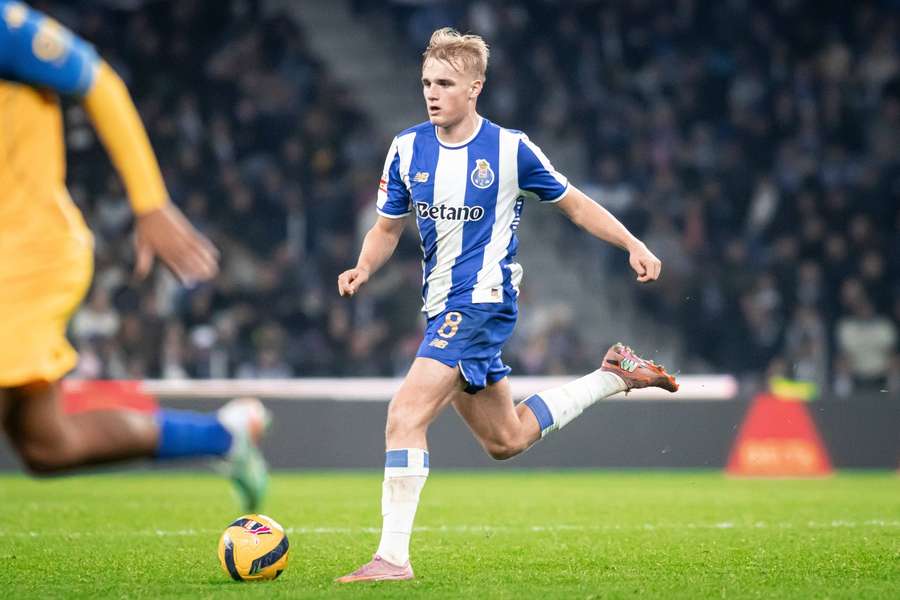 Victor Froholdt, médio do FC Porto