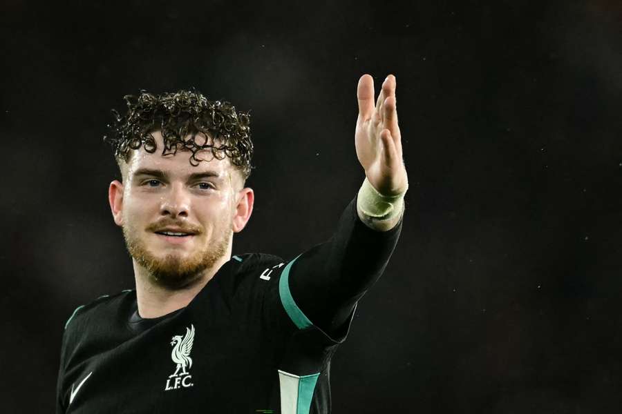 Elliott tem ganhado minutos gradativos no Liverpool