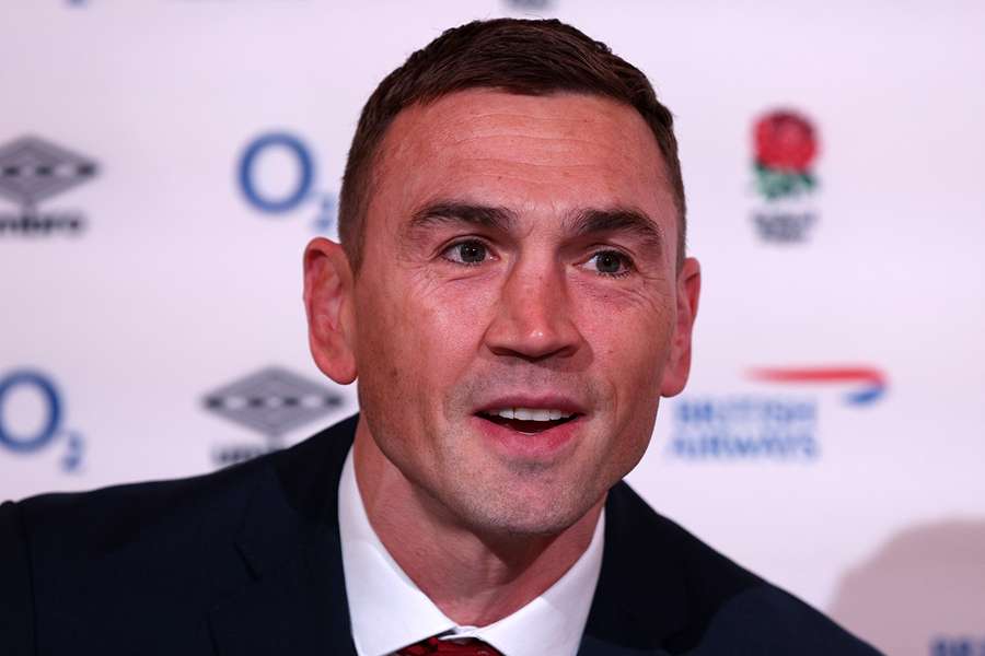 Sinfield warns England against being fuelled by Six Nations 'dislike'