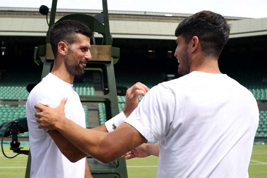 Djokovic e Alcaraz treinam em Wimbledon