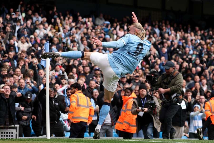 Haaland celebra tras marcar el segundo gol del Manchester City
