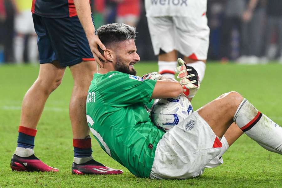 Giroud acabou à baliza em Génova