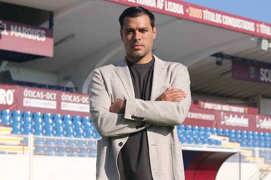 Vítor Martins assume comando técnico do Torreense Vítor Martins assume comando técnico do Torreense