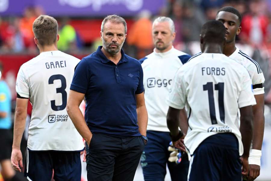 Steijn met zijn spelers tegen FC Twente