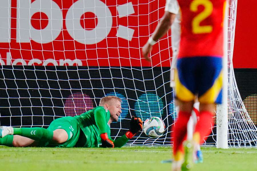 Kasper Schmeichel kommer for sent ned